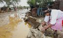 Al menos 80 viviendas del distrito de Chosica, quedaron inhabitables y en riesgo de colapsar tras el desborde del río Huaycoloro en la zona de Leticia