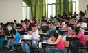 Jovenes dando examen de admisión en Universidad Nacional Mayor de San Marcos