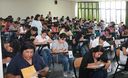 Jovenes dando examen de admisión en Universidad Nacional Mayor de San Marcos
