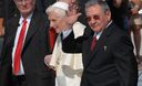 Cientos de cubanos reciben con júbilo esta mañana al papa Benedicto XV