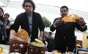 Gastón Acurio Degustando en feria gastronomica de lima