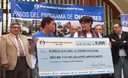 Alcaldesa de Lima, Susana Villarán, hace entrega del cheque Nº 100 del Programa de Chatarreo