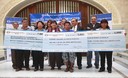 Alcaldesa de Lima, Susana Villarán, hace entrega del cheque Nº 100 del Programa de Chatarreo