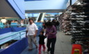 Interior del Centro Comercial Polvos Azules de Lima