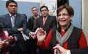 Susana Villarán en un módulo de atención médica en el distrito del Rimac