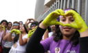 Fanáticas de Justin Bieber en las afueras del Estadio Nacional