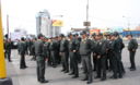 Policias en las calles de Lima, a pié y montados a caballo