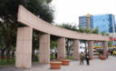 El atractivo y acogedor Parque Kennedy ubicado en el Ovalo de Miraflores