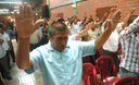 Pacientes del Centro Victoria en plena oración en Barrios Altos