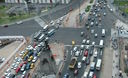 Una perspectiva del transporte privado y público de la Plaza Grau de Lima