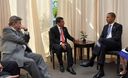 Ollanta Humala, saluda a su homólogo estadounidense, Barack Obama, en APEC
