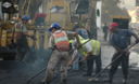 Operarios municipales, Asfaltando pistas en las calles de Lima