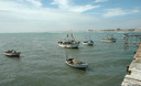 Playa de Pimentel es un hermoso puerto y balneario en Chiclayo el cual posee un gran antiguo muelle y barandas de madera