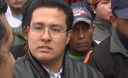 Empresario Giovanni Paredes dando declaraciones a la prensa peruana
