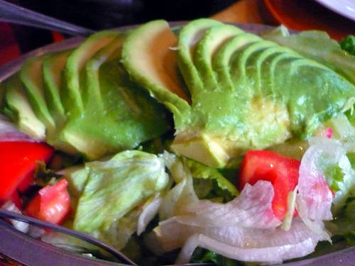 Ensalada de palta y cebolla