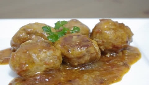 Albóndigas en Salsa de Cebollas