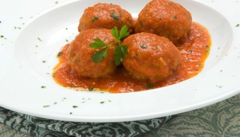 Albóndigas con Salsa de Tomate