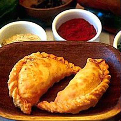 Empanadas de pollo con pesto de cilantro