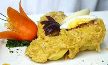 Aji de gallina (o de pollo)