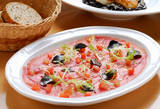 Carpaccio de atún con tomate