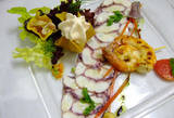 Carpaccio de pulpo con mayonesa y tocino